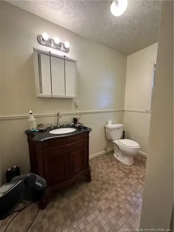 109 W Chestnut Street Maxton NC 28364
