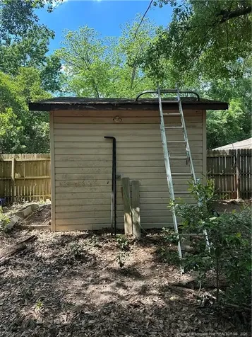 109 W Chestnut Street Maxton NC 28364