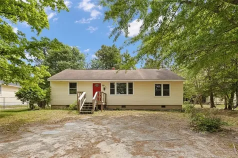 508 E 6th Avenue Raeford NC 28376