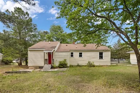 508 E 6th Avenue Raeford NC 28376
