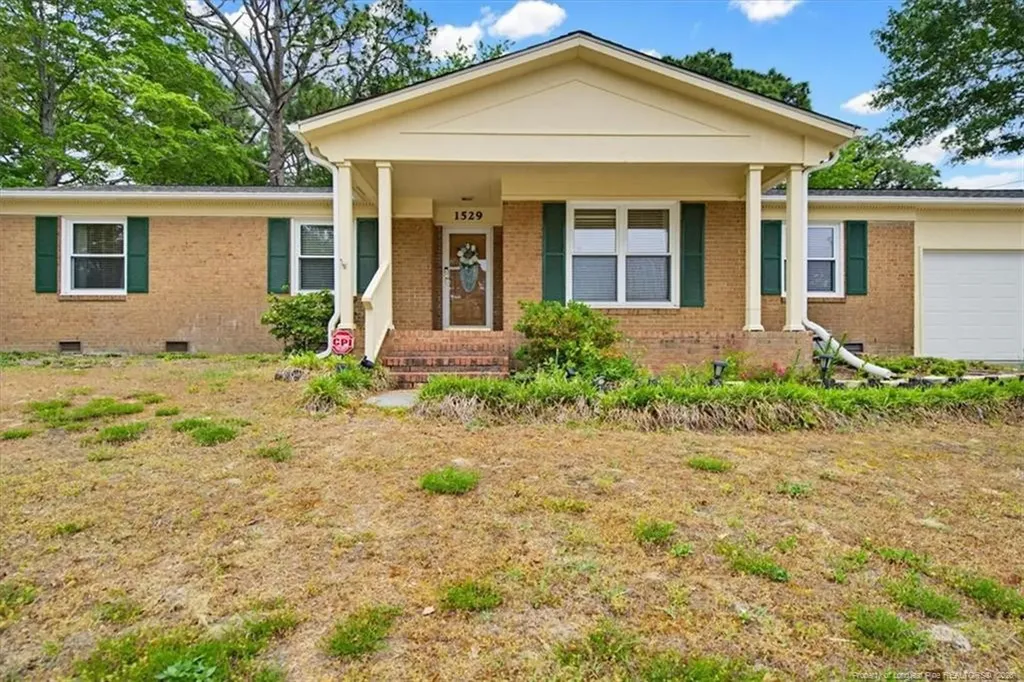 1529 Paisley Avenue Fayetteville NC 28304