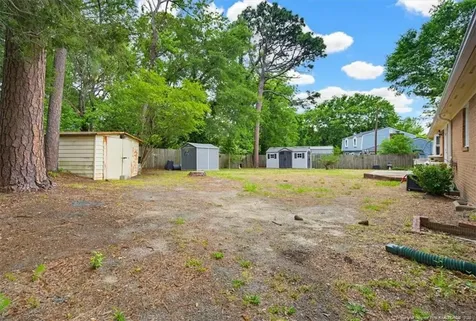 1529 Paisley Avenue Fayetteville NC 28304