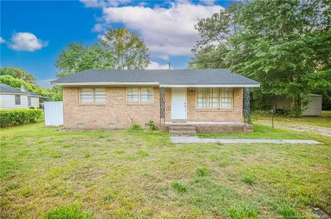 437 N Caledonia Road Laurinburg NC 28352