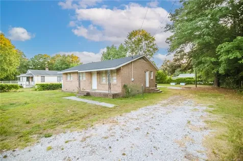 437 N Caledonia Road Laurinburg NC 28352