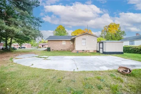 437 N Caledonia Road Laurinburg NC 28352