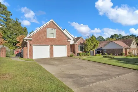 4008 Burleigh Place Fayetteville NC 28311