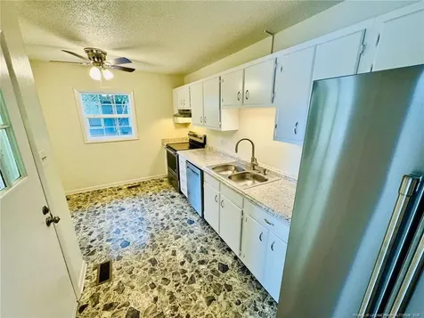 1009 Louisburg Place Fayetteville NC 28311