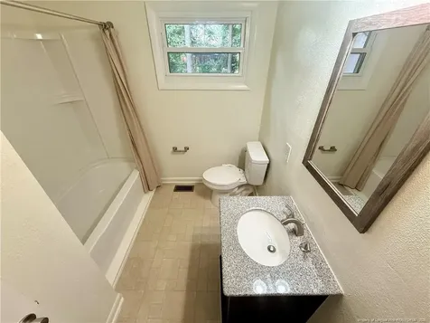 1009 Louisburg Place Fayetteville NC 28311
