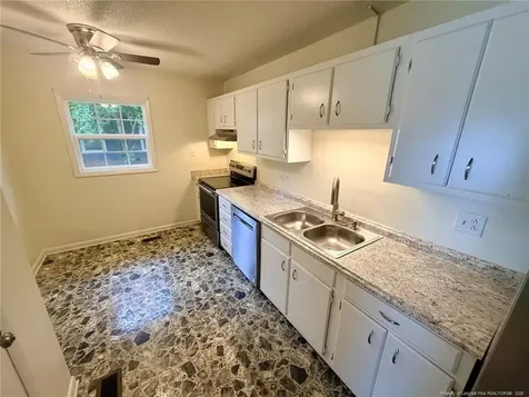 1009 Louisburg Place Fayetteville NC 28311