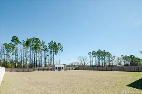 1537 Creekwood Road Hope Mills NC 28348