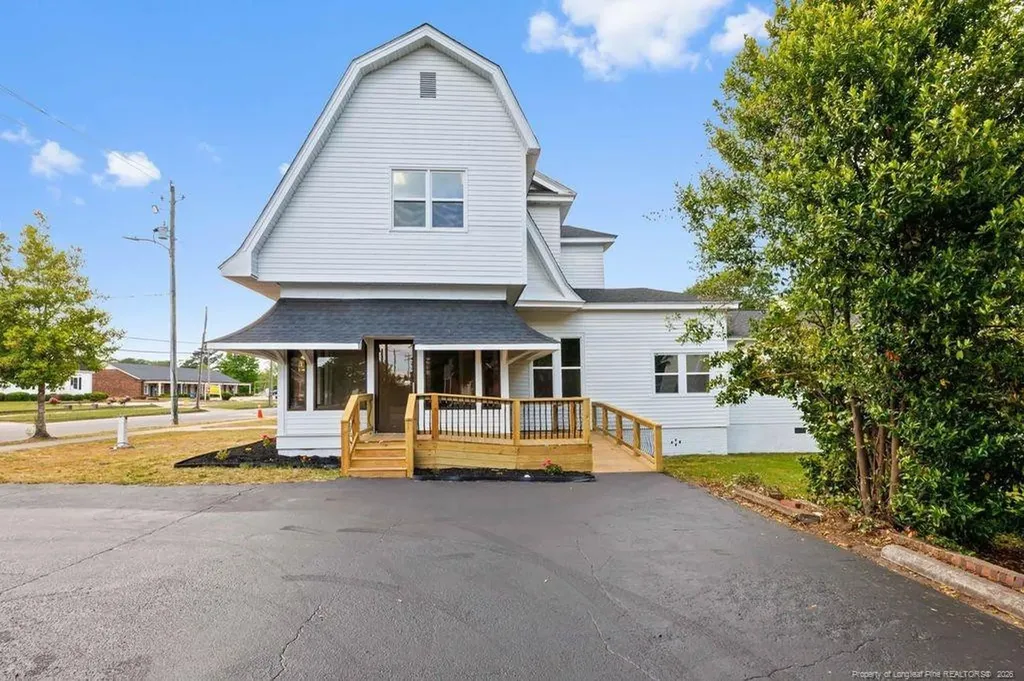 504 W Broad Street Dunn NC 28334