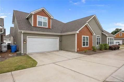 166 Nandina Court Fayetteville NC 28311