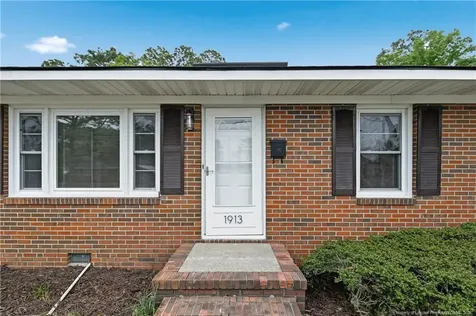1913 Wayne Lane Fayetteville NC 28304