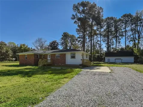 439 Mcnatt Street Maxton NC 28364
