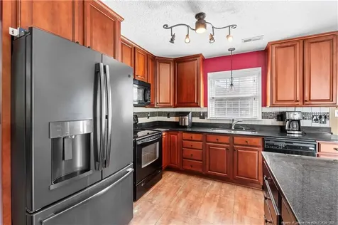 1775 Potomac Road Fayetteville NC 28304