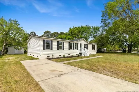 2504 Carriage Road Fayetteville NC 28312