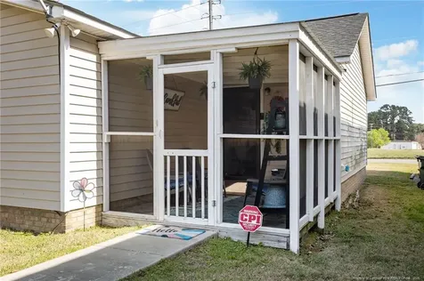 3883 W Wilson Street Farmville NC 27828