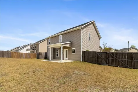 143 Pendleton Street Raeford NC 28376