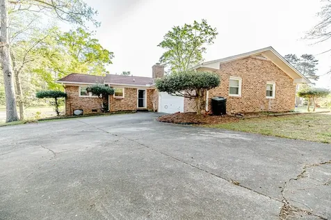 820 Primrose Lane Sanford NC 27330