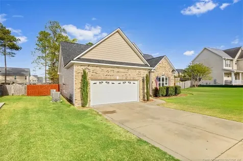 2713 De Koven Drive Fayetteville NC 28306
