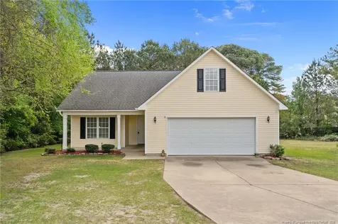 3596 Pioneer Drive Hope Mills NC 28348
