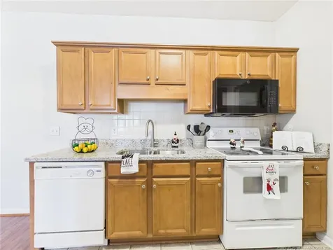 625 Marshtree Lane Fayetteville NC 28314