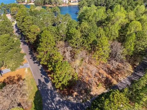 118 Otter Drive West End NC 27326