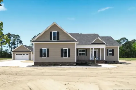 3031 Dinwiddle Drive Wade NC 28395