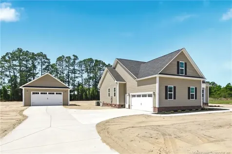 3031 Dinwiddle Drive Wade NC 28395
