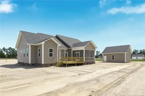 3031 Dinwiddle Drive Wade NC 28395