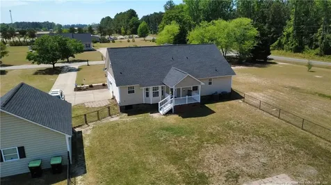 5721 Royal Farms Road Wade NC 28395