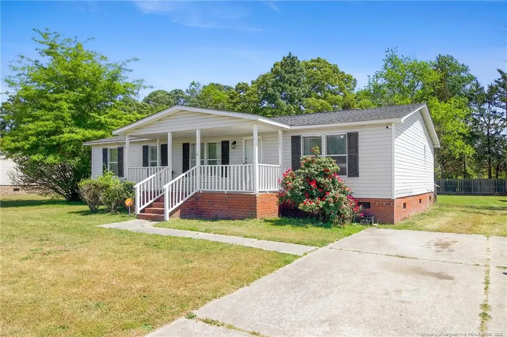 1701 O'bannon Drive Raeford NC 28376