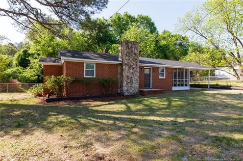 201 Scarborough Street Spring Lake NC 28390