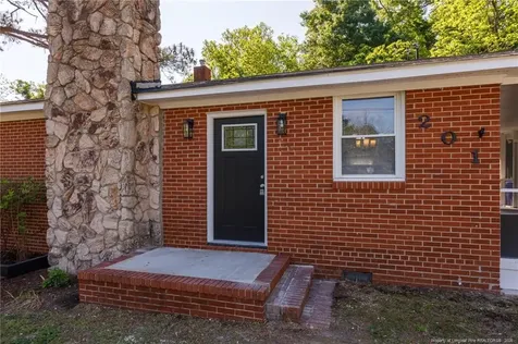 201 Scarborough Street Spring Lake NC 28390