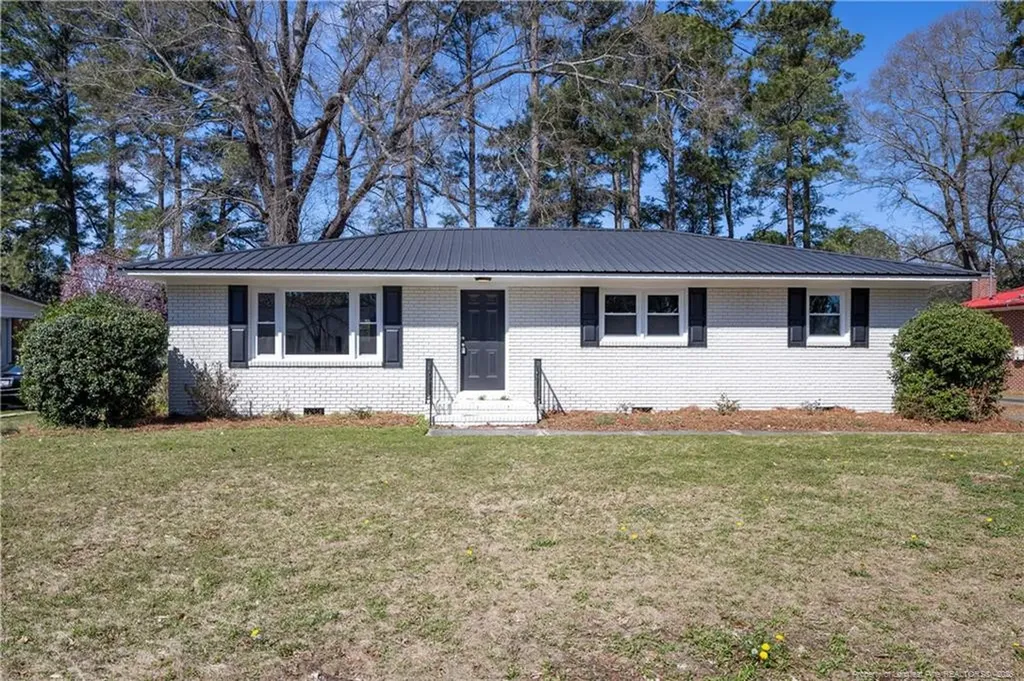 411 Lafayette Street Clinton NC 28328