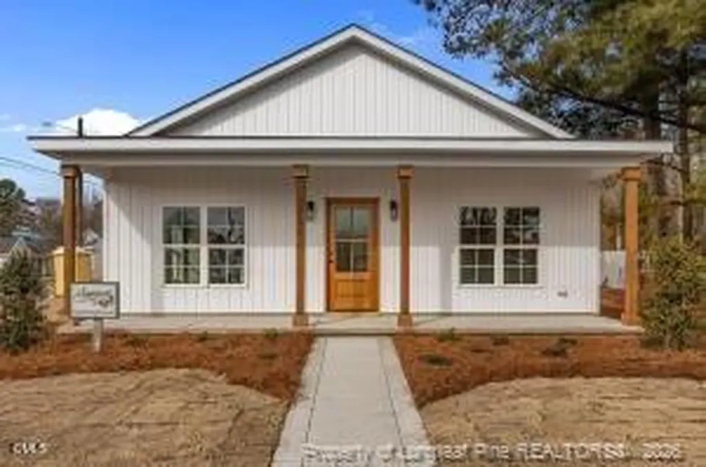 206 S Wall Street Benson NC 27504