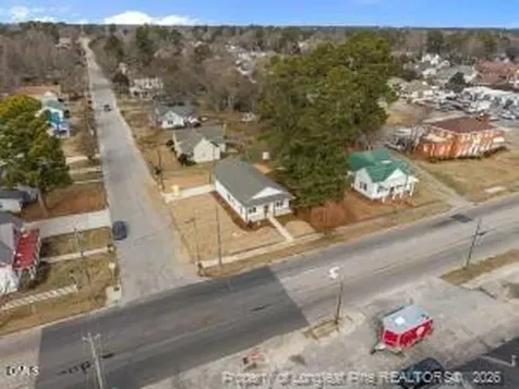 206 S Wall Street Benson NC 27504