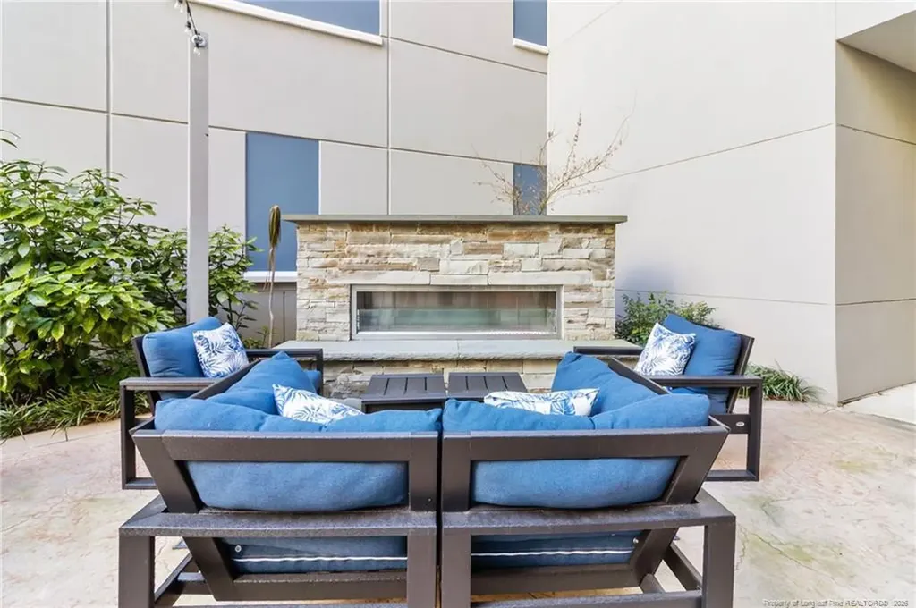 222 Glenwood Avenue Raleigh NC 27603