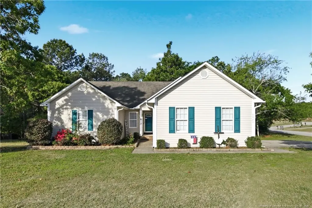 3920 Dickens Avenue Hope Mills NC 28348