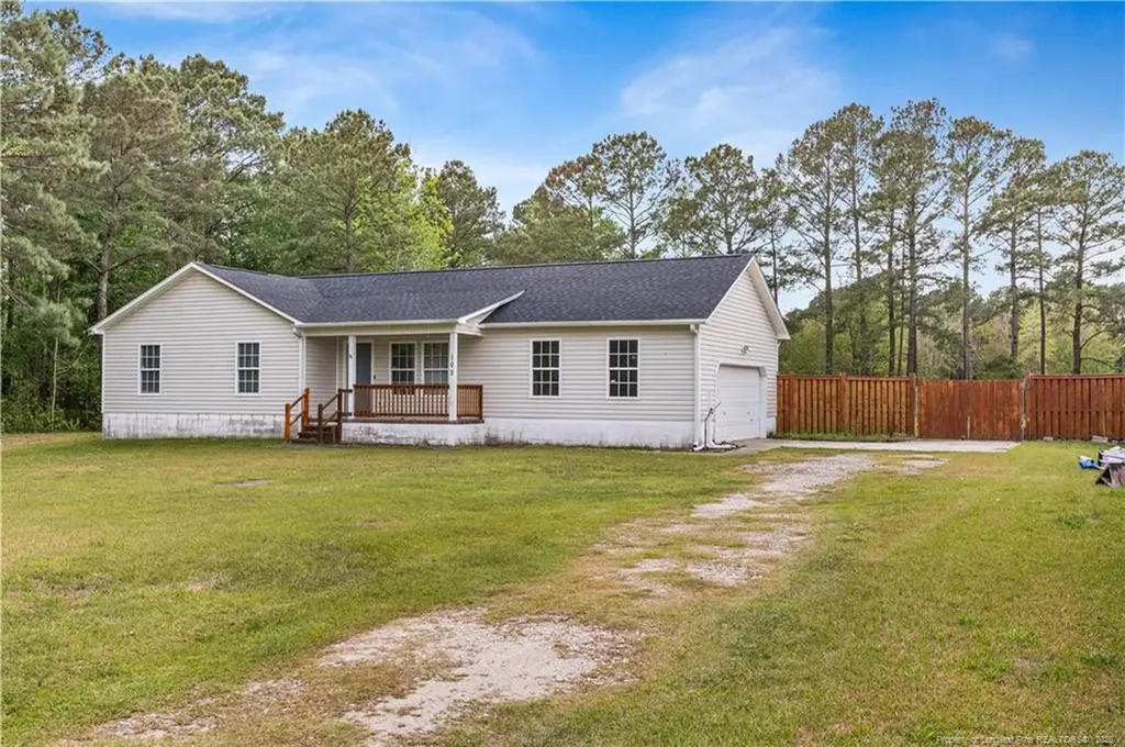 102 Barrington Court Maple Hill NC 28454