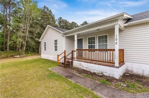 102 Barrington Court Maple Hill NC 28454