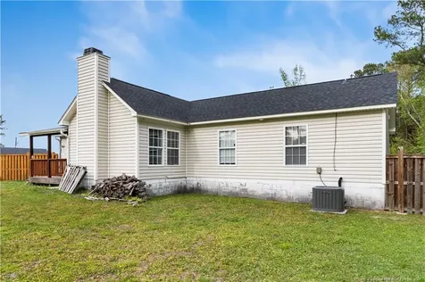 102 Barrington Court Maple Hill NC 28454