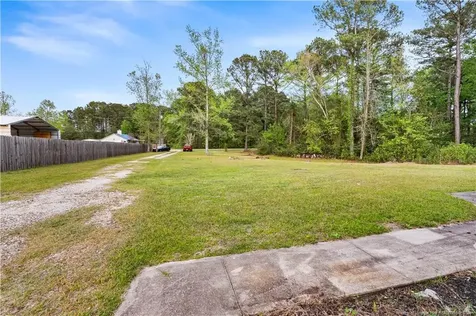 102 Barrington Court Maple Hill NC 28454