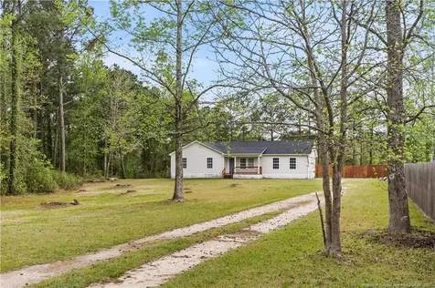 102 Barrington Court Maple Hill NC 28454