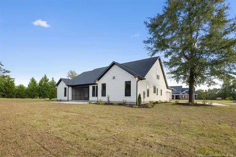 3729 Riverhill Drive Fayetteville NC 28306