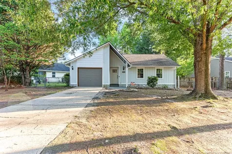4305 Falls Drive Hope Mills NC 28348