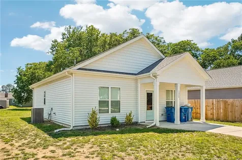 1020 E Harnett Street Dunn NC 28334