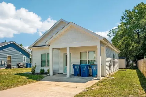1020 E Harnett Street Dunn NC 28334