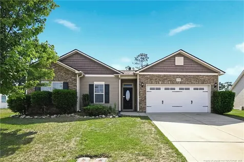1094 Saint Johns Loop Raeford NC 28376