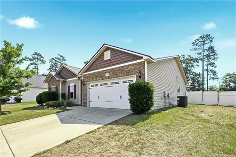 1094 Saint Johns Loop Raeford NC 28376